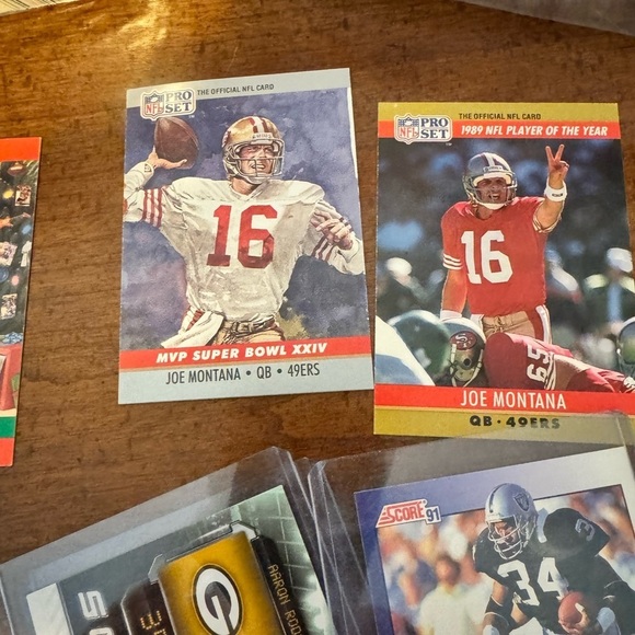 Assorted Football Trading Cards - Picture 3 of 5